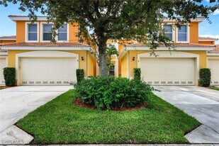 11842 Bayport Ln in Ft. Myers, FL - Building Photo