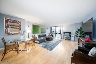 700 Grove St in Jersey City, NJ - Building Photo