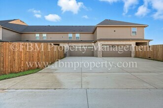 1777 Ethereal Ln in Waxahachie, TX - Building Photo - Building Photo