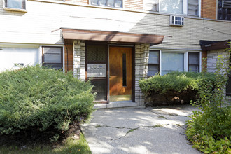2501 N Laramie Ave in Chicago, IL - Foto de edificio - Building Photo