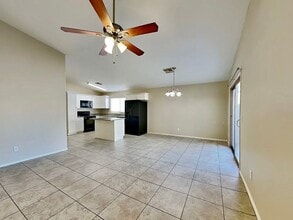 6030 W Illini St in Phoenix, AZ - Foto de edificio - Building Photo