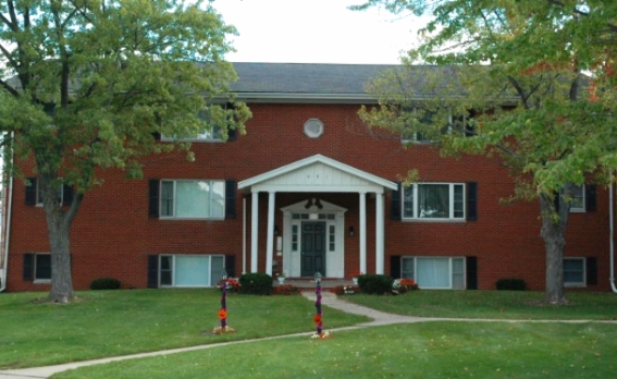 Riley/Bradley Apartments in Bloomington, IL - Building Photo