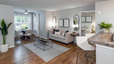 The Oasis at 1800 in Tallahassee, FL - Building Photo - Building Photo