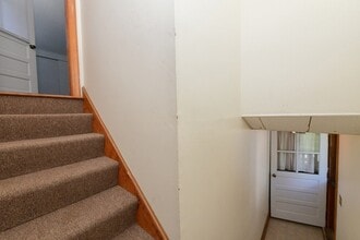 65 Pleasant St in Bourne, MA - Building Photo - Building Photo