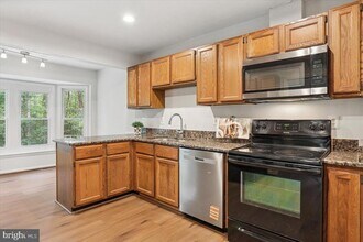 12540 Cavalier Dr in Woodbridge, VA - Building Photo - Building Photo