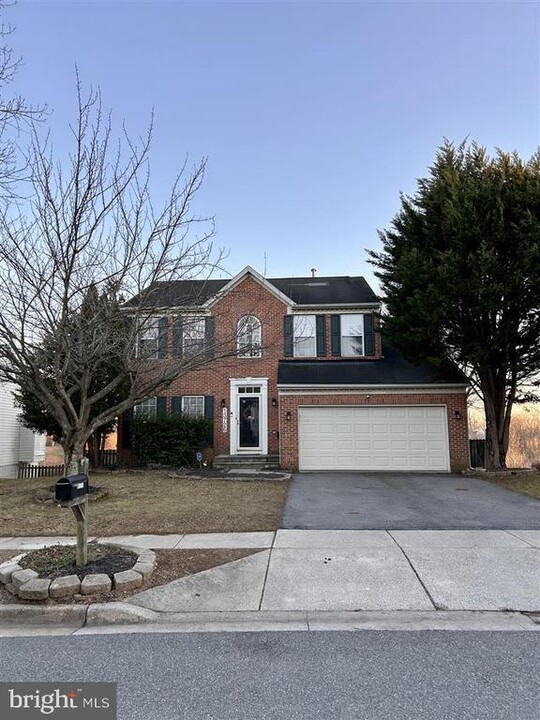 13726 Monarch Vista Dr in Germantown, MD - Building Photo