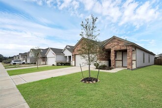 9870 Gln Brk Ln in Magnolia, TX - Building Photo - Building Photo