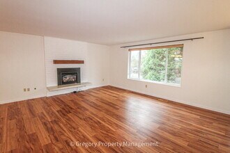 13508 131st Pl NE in Kirkland, WA - Building Photo - Building Photo