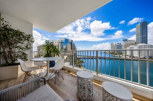 701 Brickell Key Blvd in Miami, FL - Building Photo