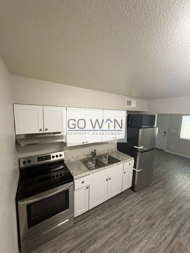 property at 6621 West Myrtle Ave