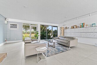5500 NW 2nd Ave in Boca Raton, FL - Building Photo - Building Photo