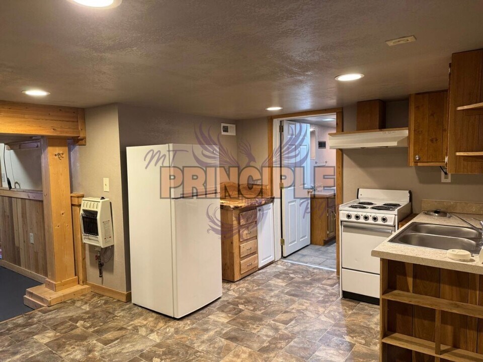 715 W 6th St-Unit -719 Unit B in Anaconda, MT - Building Photo