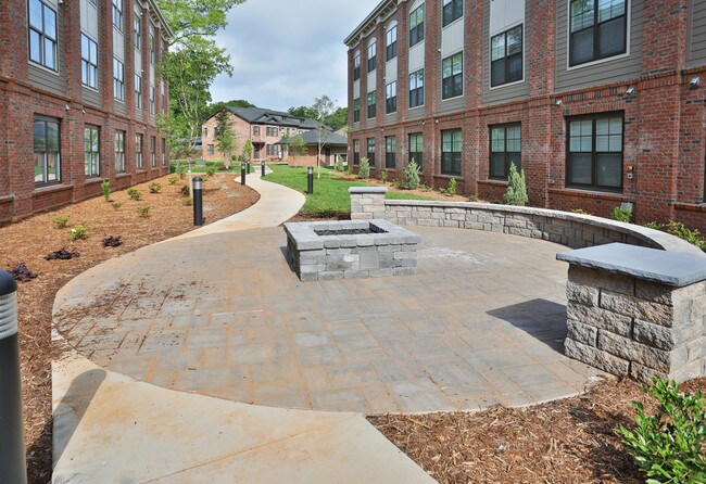 Riverside Flats at Aberfoyle Village in Belmont, NC - Building Photo - Building Photo