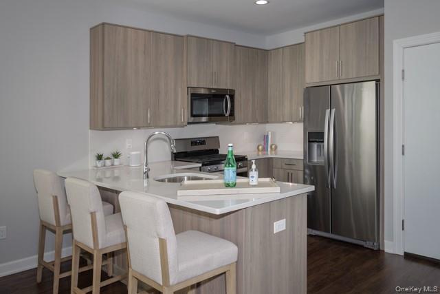 121 Sutton Ct in Mount Sinai, NY - Building Photo - Building Photo