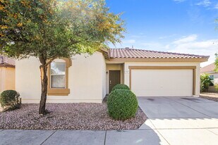 735 E Michigan Ave in Phoenix, AZ - Building Photo