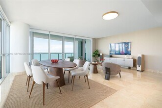 1331 Brickell Bay Dr, Unit 1801 in Miami, FL - Building Photo - Building Photo