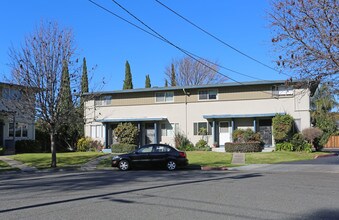 400-404 Craven Ct in Hayward, CA - Foto de edificio - Building Photo