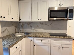 2129 Pine St in Philadelphia, PA - Building Photo - Building Photo