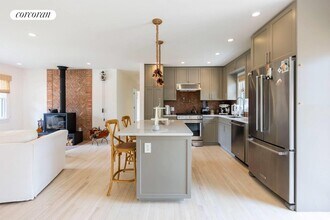 35 Sylvan Ln in Sag Harbor, NY - Building Photo - Building Photo