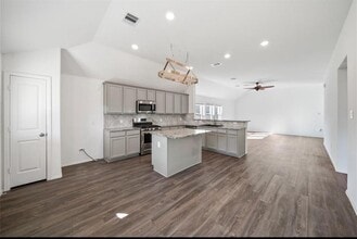 9326 Victoria Valley Ct in Houston, TX - Foto de edificio - Building Photo
