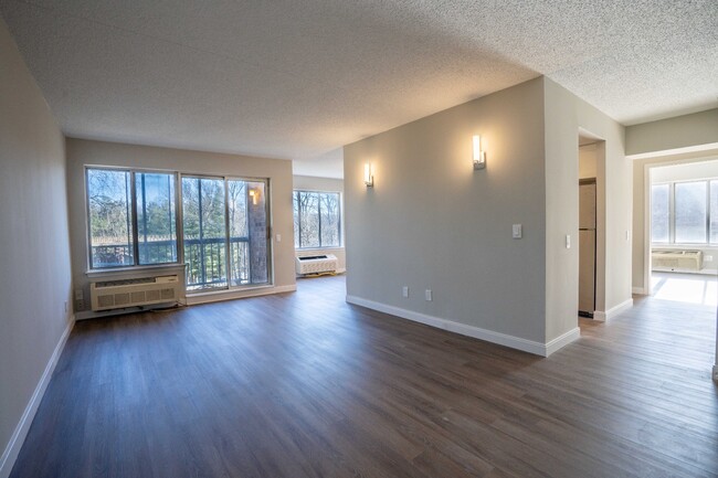 property at 171 Wellington Ct