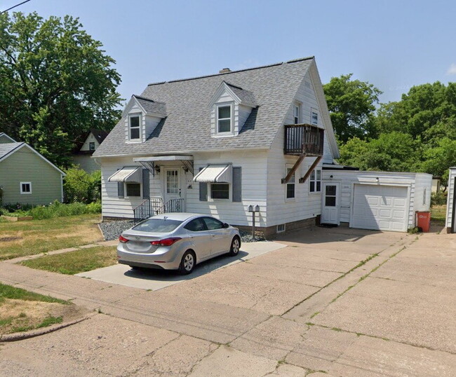 property at 412 Putnam Dr