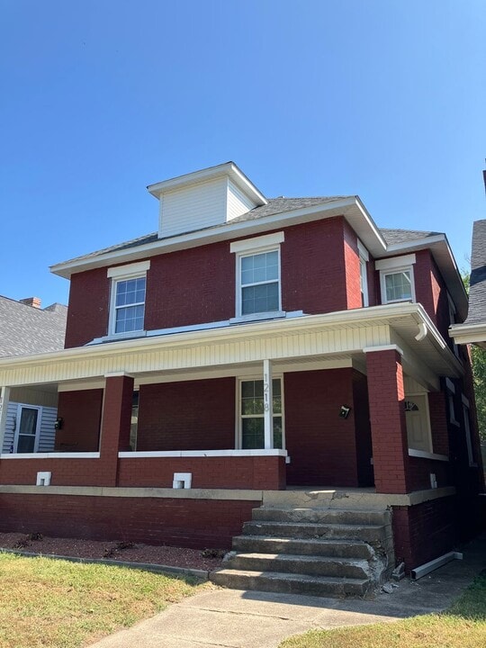 1216-1218 S 7th St in Terre Haute, IN - Building Photo