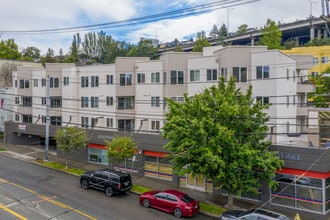 1800 Eastlake Apts (Scenic) in Seattle, WA - Building Photo - Building Photo