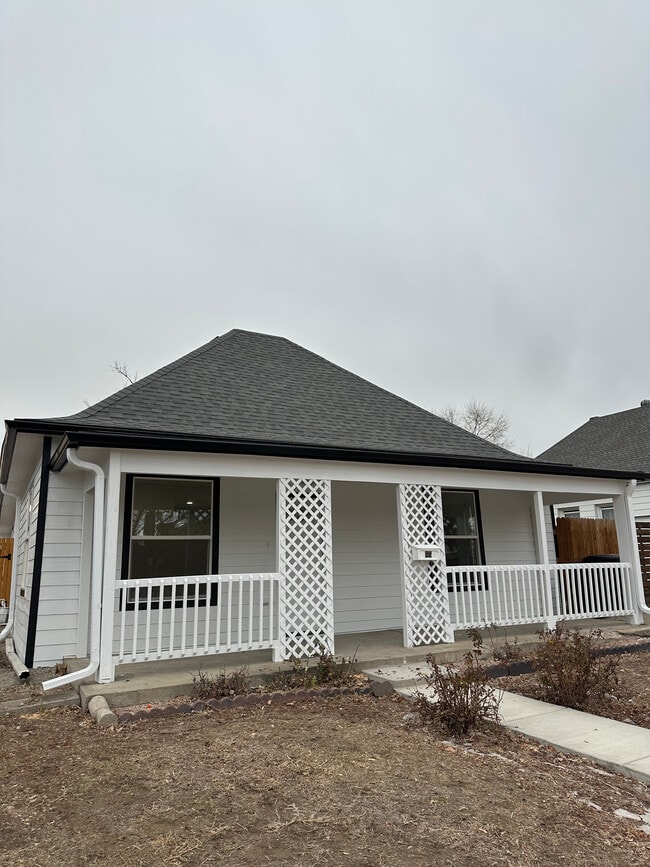 615 Lowell Blvd in Denver, CO - Building Photo - Building Photo