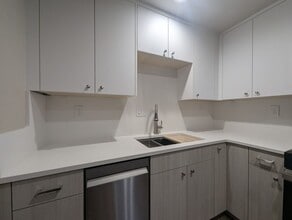 549 Elm Way in Edmonds, WA - Building Photo - Building Photo