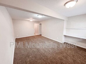 208 Lyman Ln in Bountiful, UT - Building Photo - Building Photo