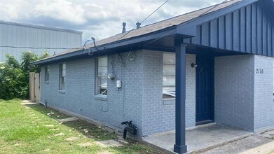 2116 Thonig Rd in Houston, TX - Building Photo - Building Photo