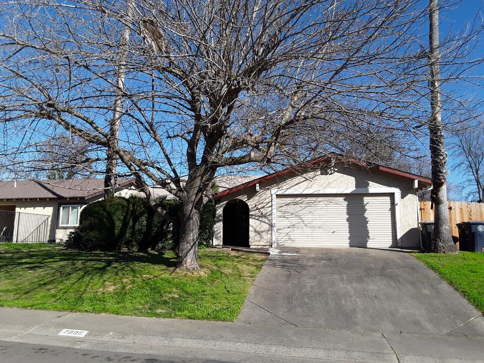 7006 Forbs Way in Citrus Heights, CA - Building Photo