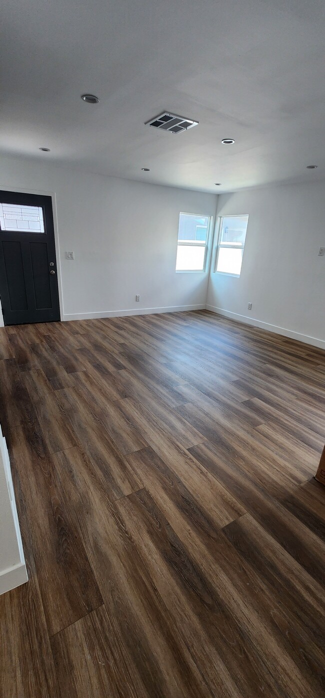 2752 Thurman Ave in Los Angeles, CA - Building Photo - Building Photo