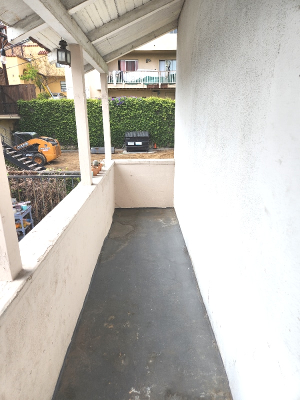 2032 Vista Del Mar Ave in Los Angeles, CA - Building Photo - Building Photo