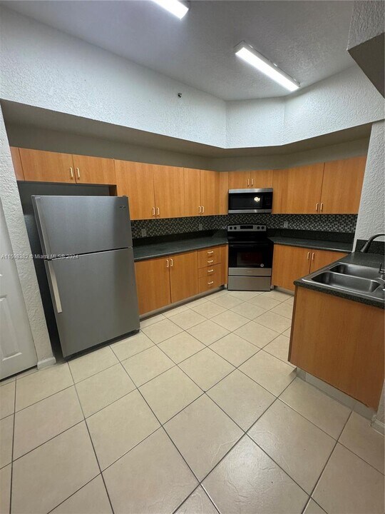 2851 Riverside Dr-Unit -103-N in Coral Springs, FL - Building Photo