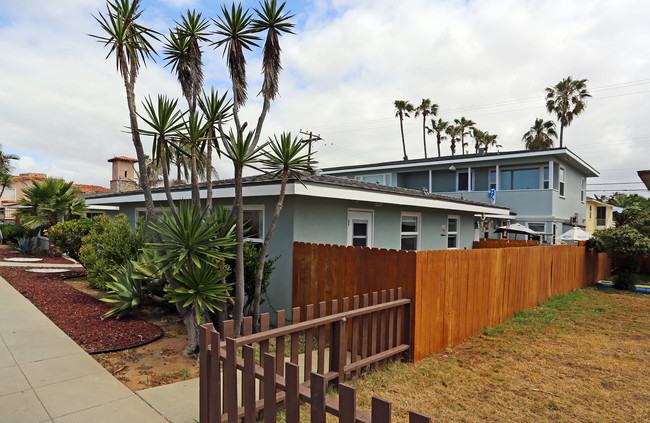 1702 S Pacific St in Oceanside, CA - Building Photo - Building Photo