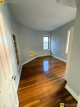 7 Grove St, Unit 2 in Boston, MA - Foto de edificio - Building Photo