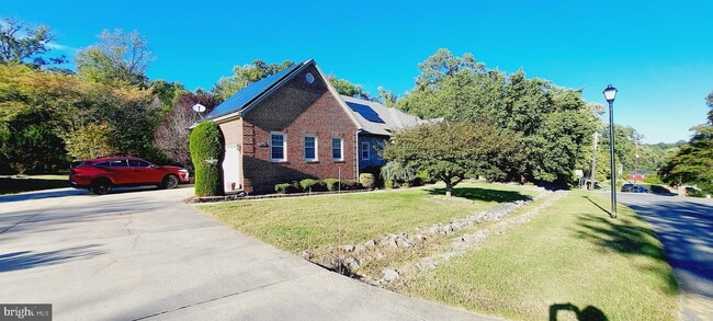 9008 Doris Dr in Fort Washington, MD - Foto de edificio - Building Photo