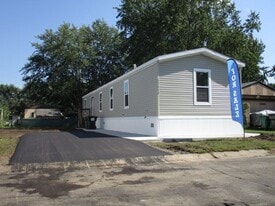 13940 Bundoran Ave in Rosemount, MN - Building Photo