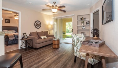 Mission Club Apartments in Orlando, FL - Foto de edificio - Interior Photo