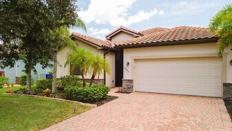 2846 Via Piazza Loop in Ft. Myers, FL - Building Photo