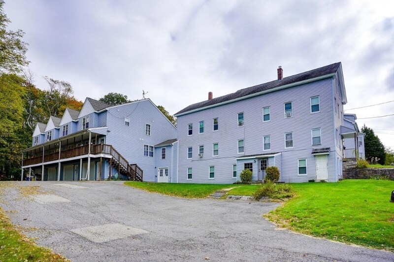 31-33 5th Ave in Webster, MA - Building Photo