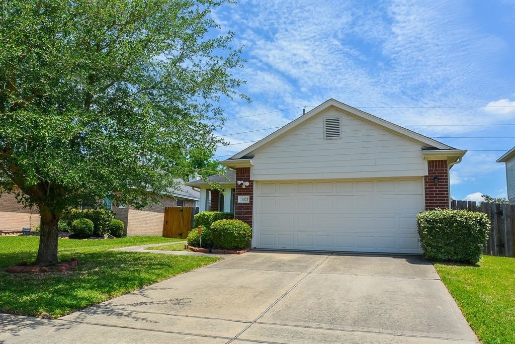 16323 Woma Ct in Sugar Land, TX - Building Photo