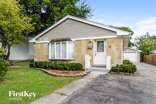 50 W Irving Park Rd in Roselle, IL - Building Photo