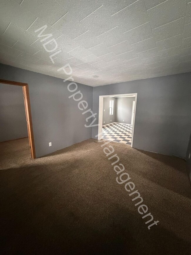 property at 610 S Woodbridge St