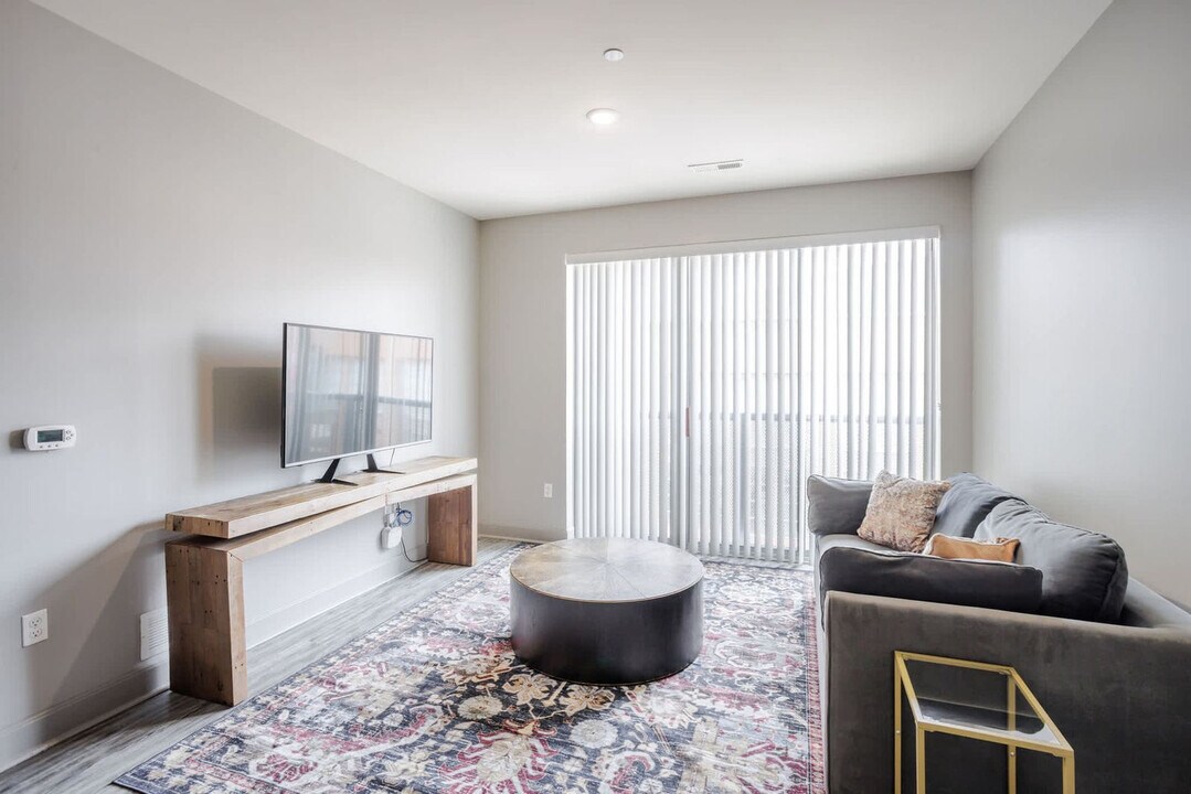 121 E Freedom Way in Cincinnati, OH - Building Photo