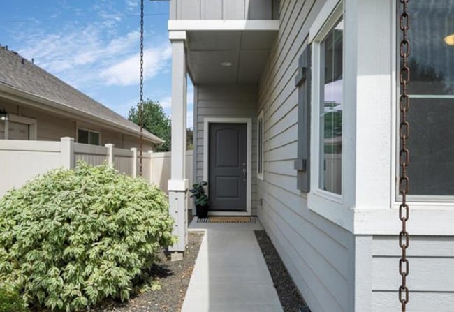 5376 W Los Flores St in Meridian, ID - Building Photo - Building Photo