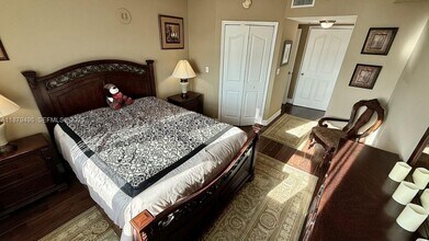 2665 SW 37th Ave in Miami, FL - Building Photo - Building Photo