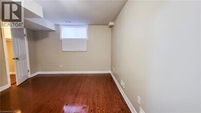 132 Udvari Crescent in Kitchener, ON - Building Photo - Building Photo